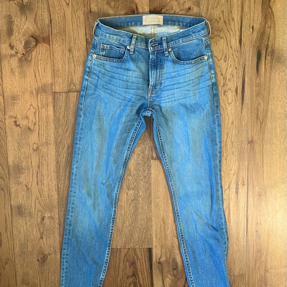 Everlane - slim light wash blue jeans - size 26 / S